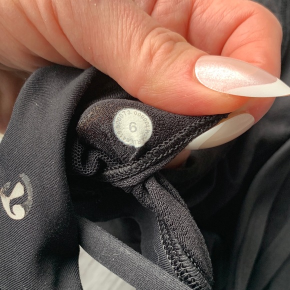 Lululemon Energy Bra for Women, size 6. - Picture 6 of 6